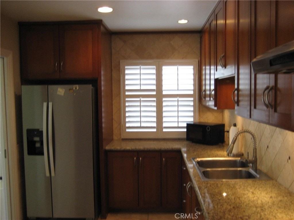 1501 N Linwood Ave - Photo 4 of 7