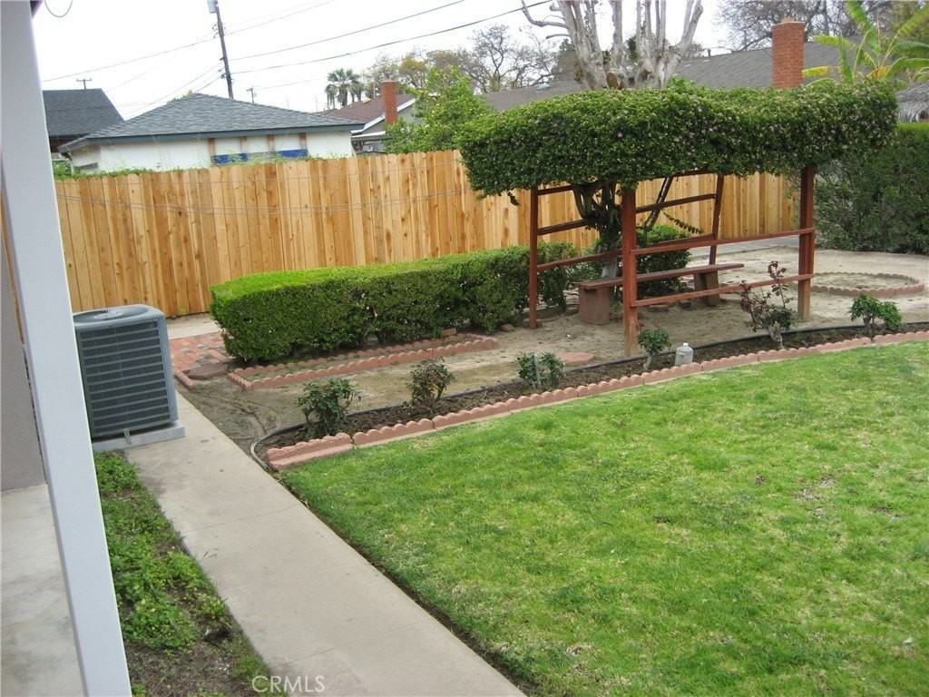 1501 N Linwood Ave - Photo 5 of 7