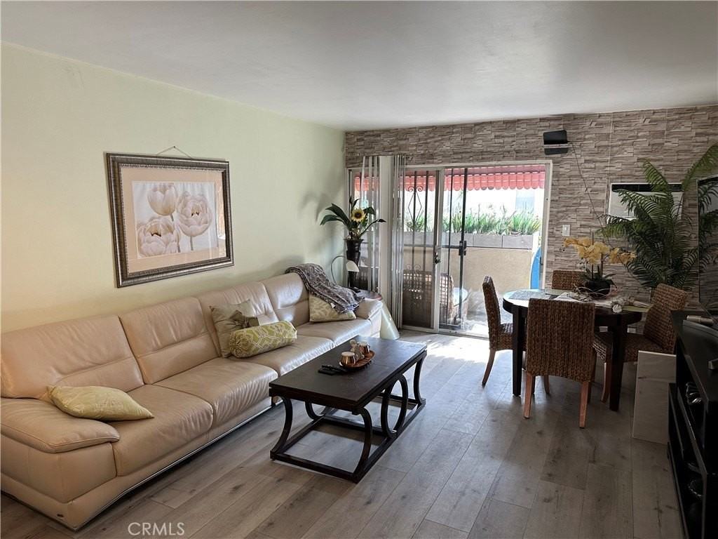 440 Chestnut Ave #2D - Photo 2 of 33