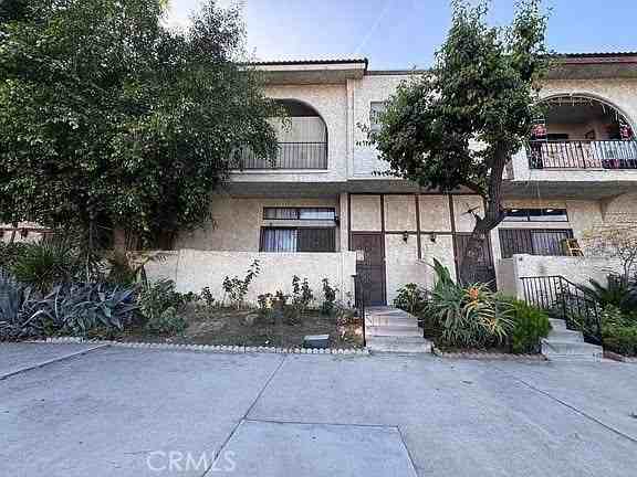 13243 Vanowen St #5 - Photo 7 of 16