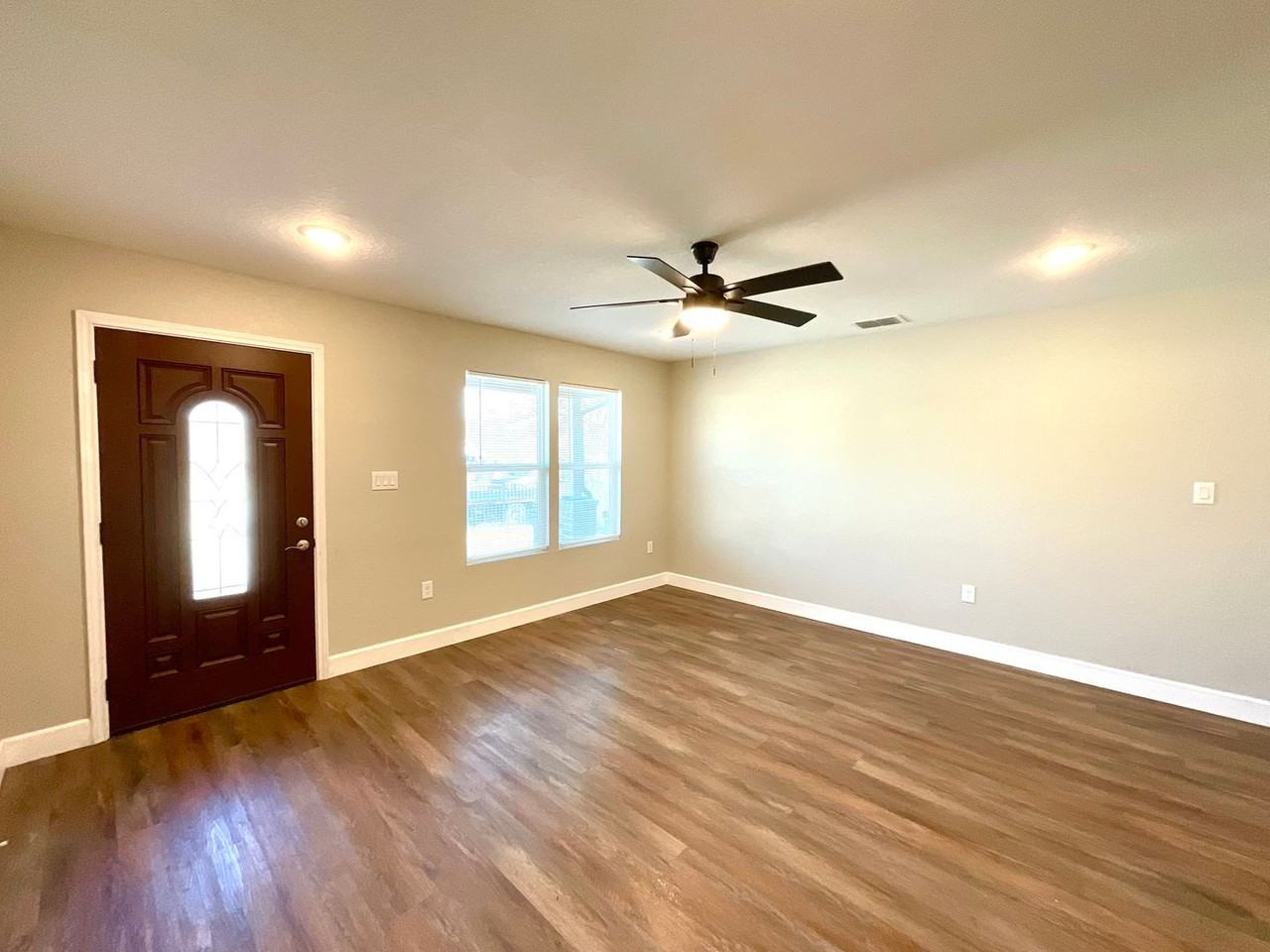 255 Dolores Ave - Photo 5 of 38