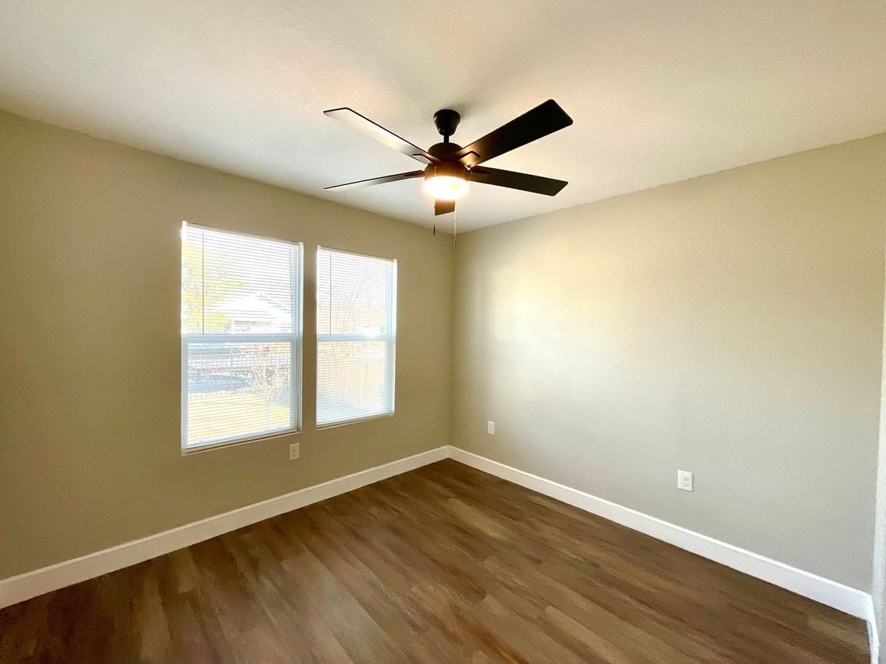 255 Dolores Ave - Photo 7 of 38