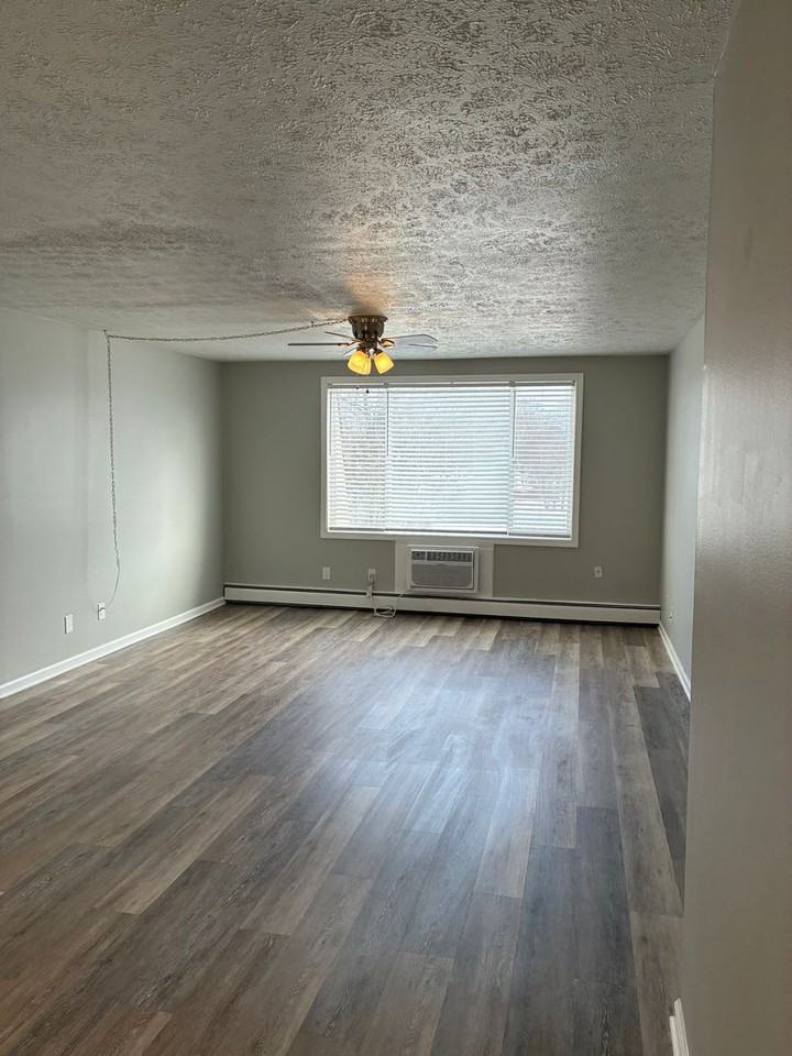 Sunset Landing - Photo 7 of 10