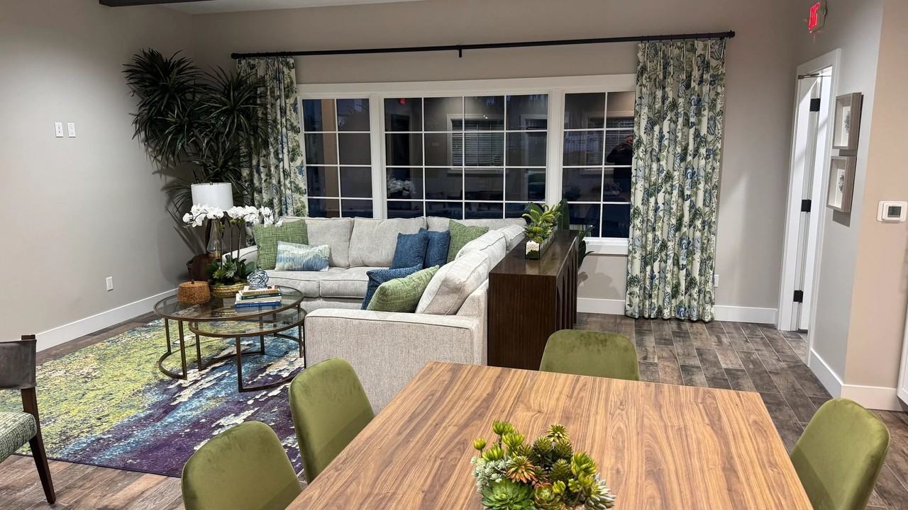 Mesa Palms Apartments - Photo 3 of 16