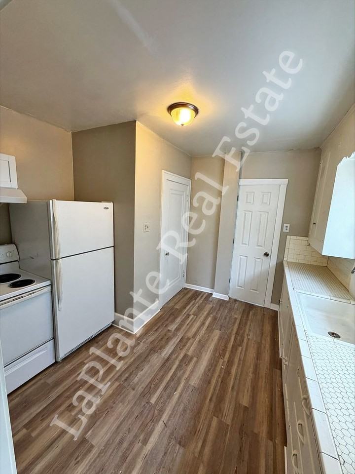 805 Kipling Dr - Photo 4 of 18