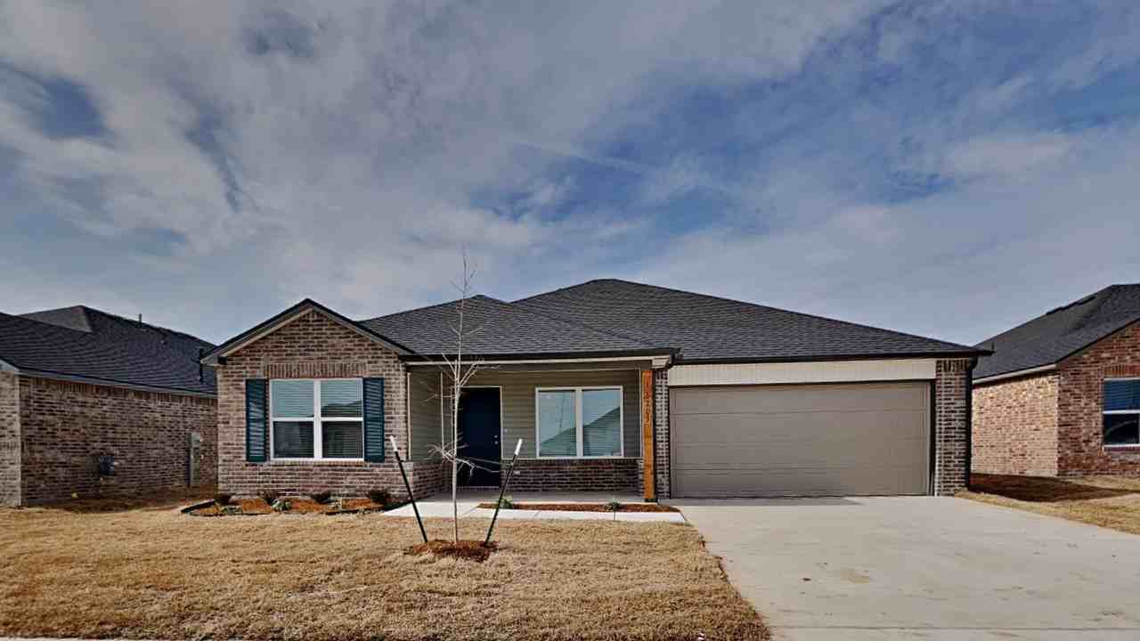16205 Lovers Ln - Photo 2 of 20