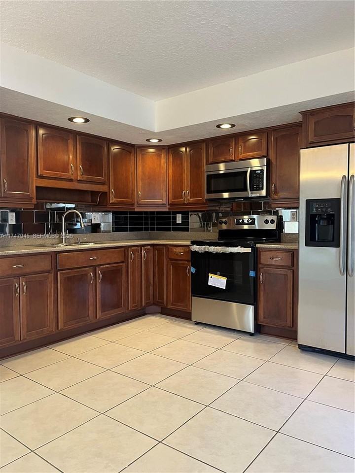 8650 Southwest 133rd Avenue Road ##106 - Photo 5 of 8