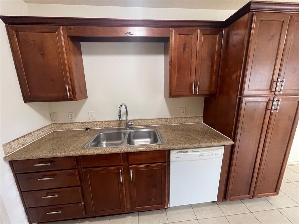 1111 Parkway Trl - Photo 5 of 35