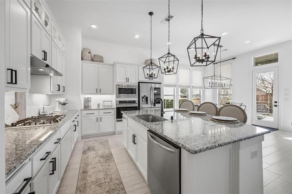 1705 Bird Cherry Ln - Photo 3 of 31