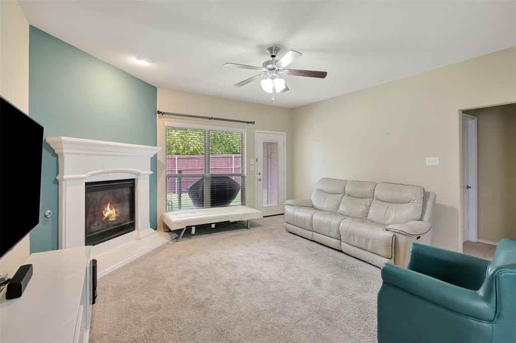 628 Crowell Dr - Photo 6 of 33