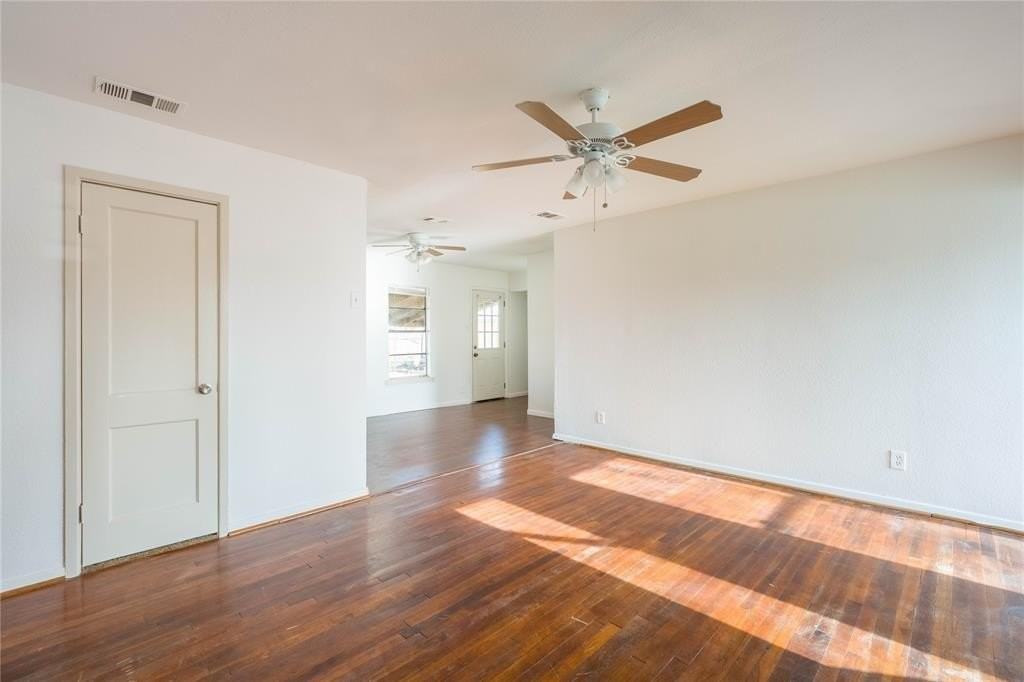 2145 Sharon Dr - Photo 4 of 22