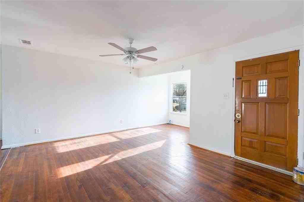 2145 Sharon Dr - Photo 5 of 22