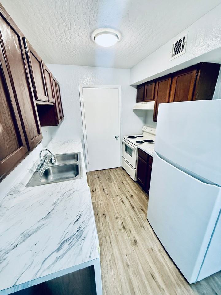 2101 Forest Knoll Dr Ne #206 - Photo 5 of 23