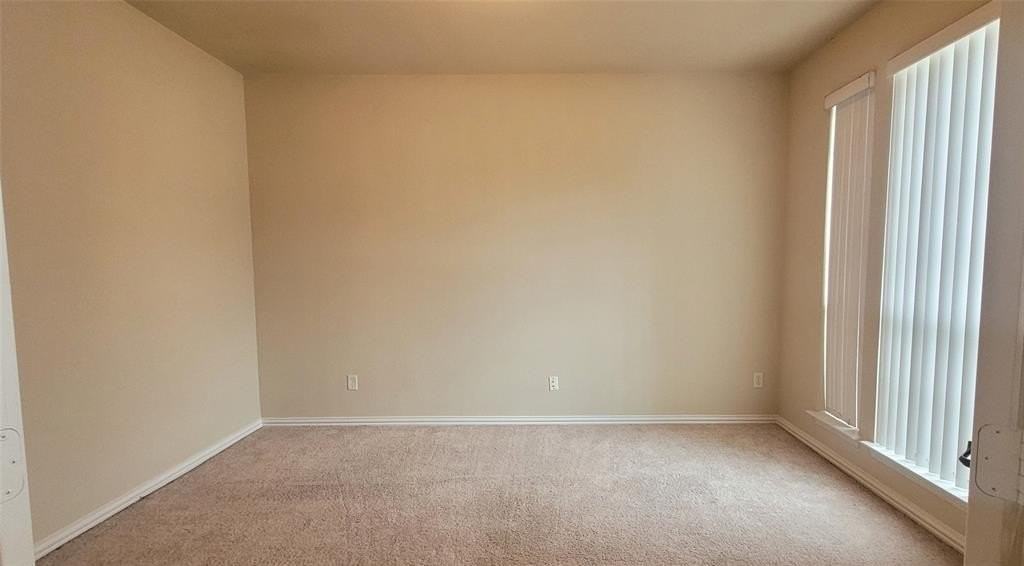 1220 Clover Hill Ln - Photo 4 of 30