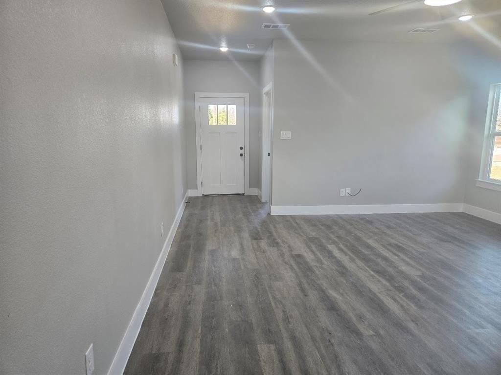 1342 Wyatt St - Photo 3 of 23