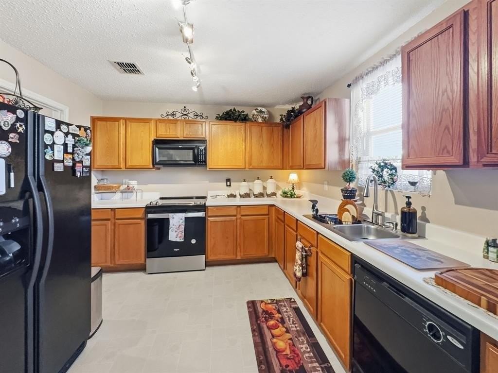 3501 Butler Dr - Photo 4 of 18