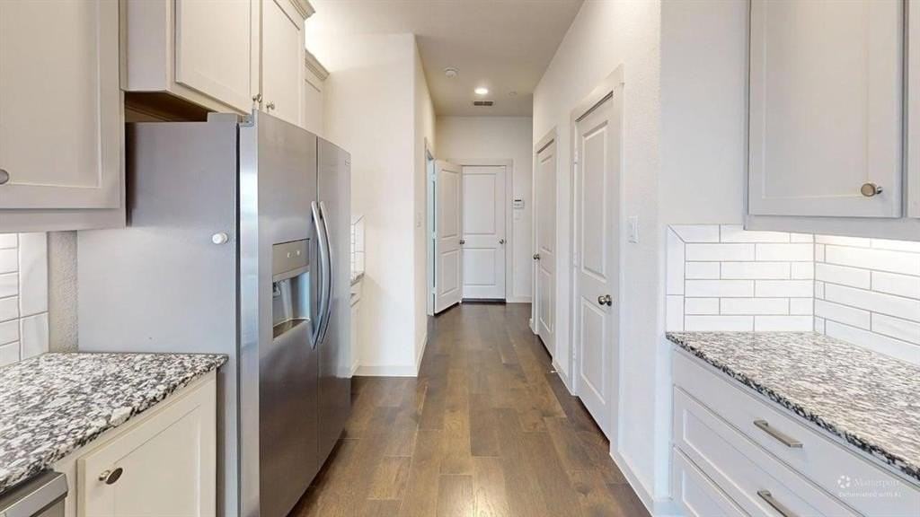 2733 Starburst - Photo 4 of 20