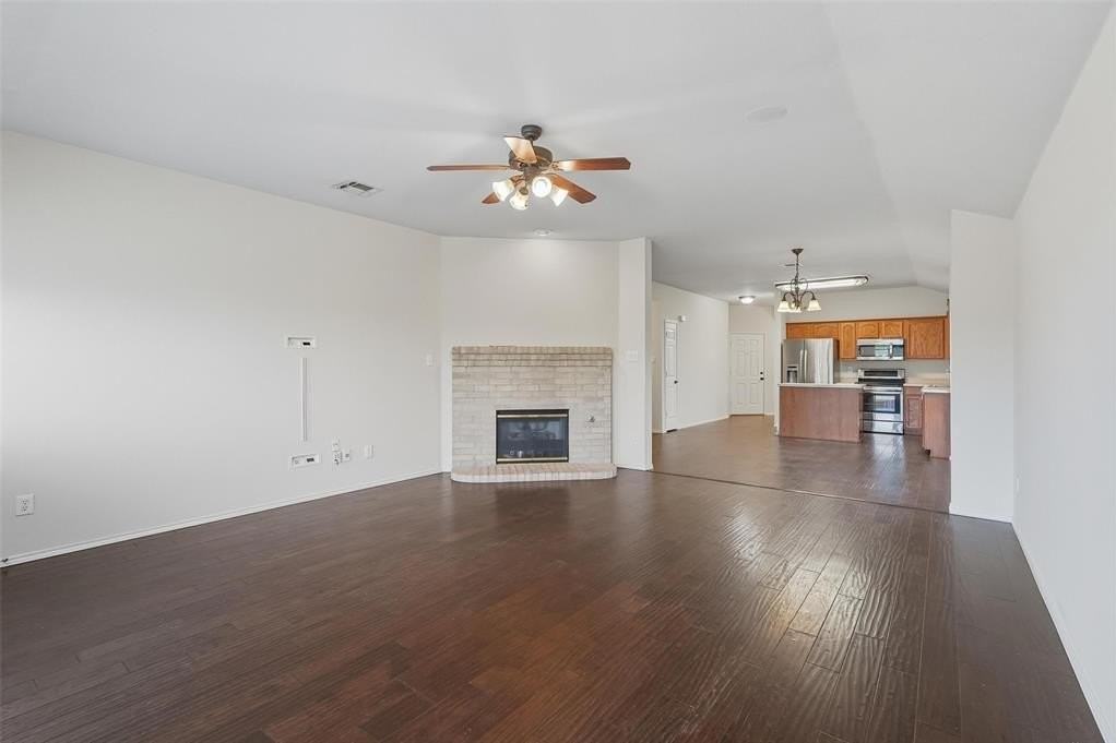 9822 Revolution Way - Photo 5 of 29