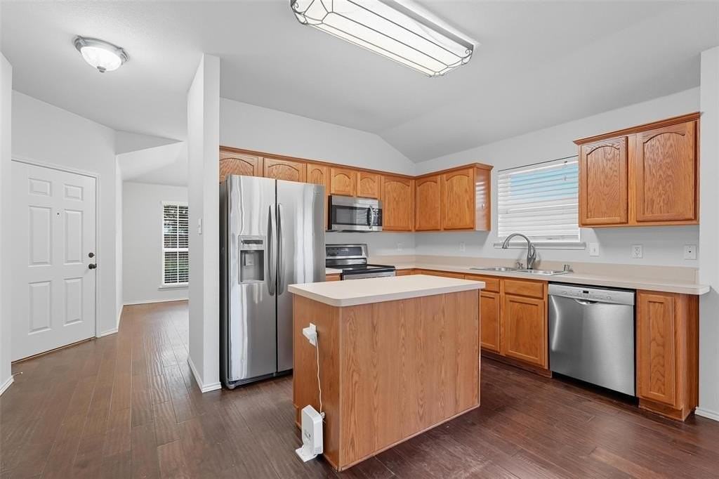 9822 Revolution Way - Photo 7 of 29