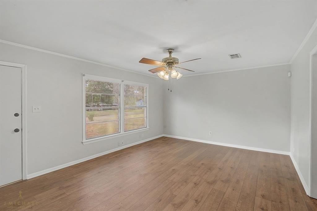 8921 Sweetbriar Ln - Photo 3 of 24