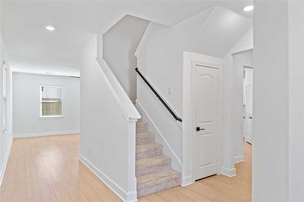 1203 Witherspoon Ln - Photo 6 of 35