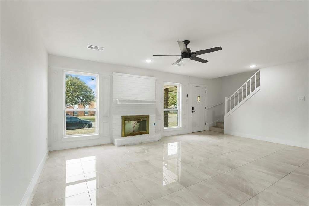 1934 Creek Wood Ct - Photo 4 of 14