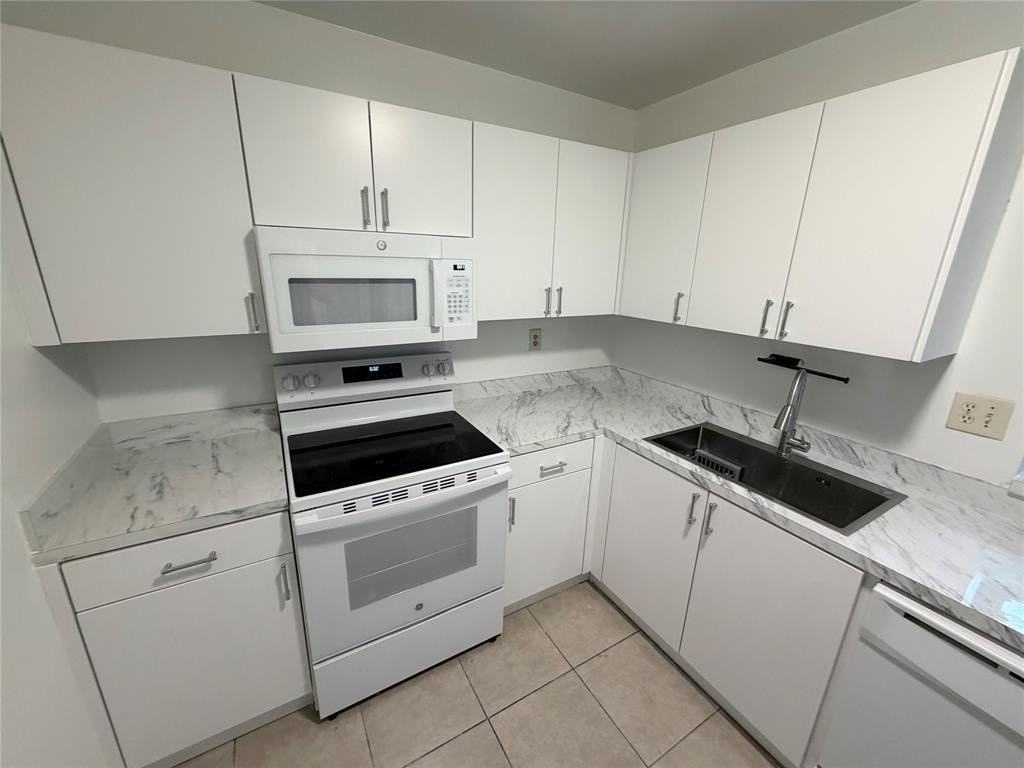 4394 Nw 9th Ave #21-2A - Photo 3 of 18