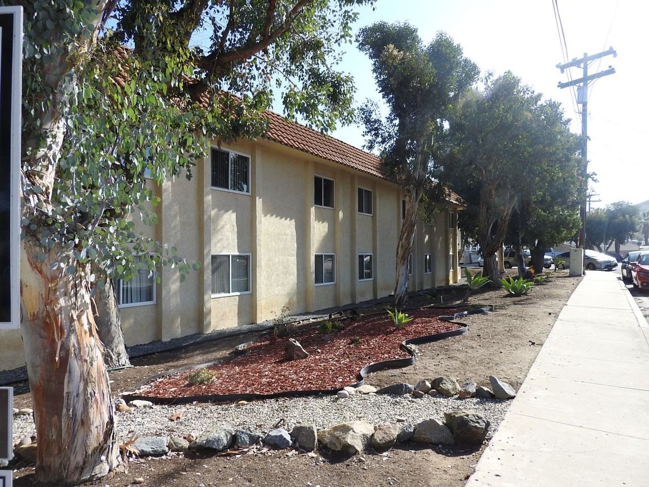 Graham Terrace Apartments - Photo 4 of 46