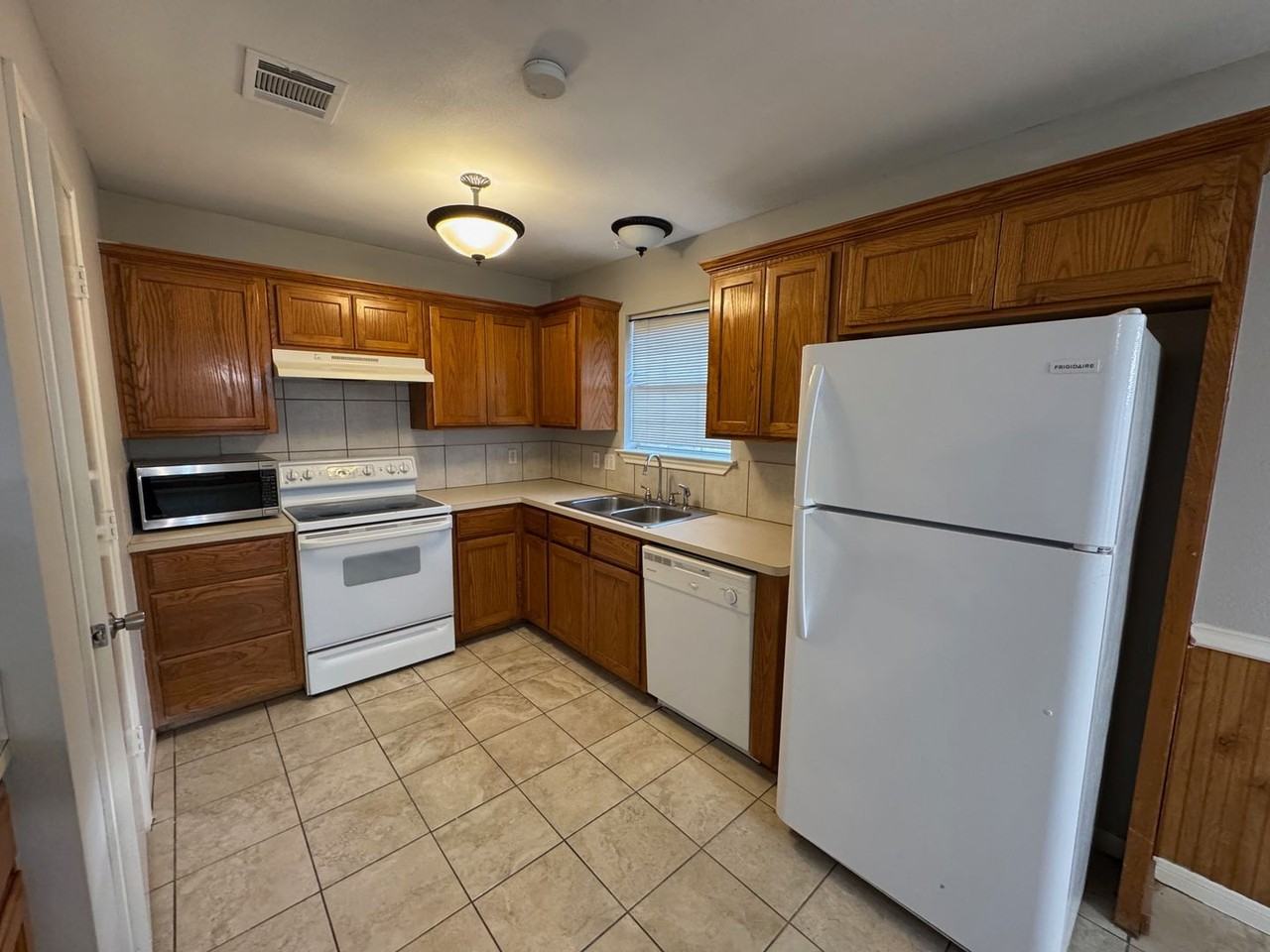 500 Shady Park Trl - Photo 3 of 10