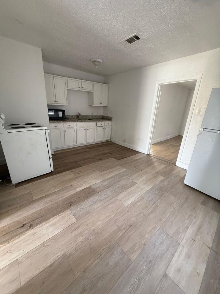 2023 Delaware St - Photo 3 of 10