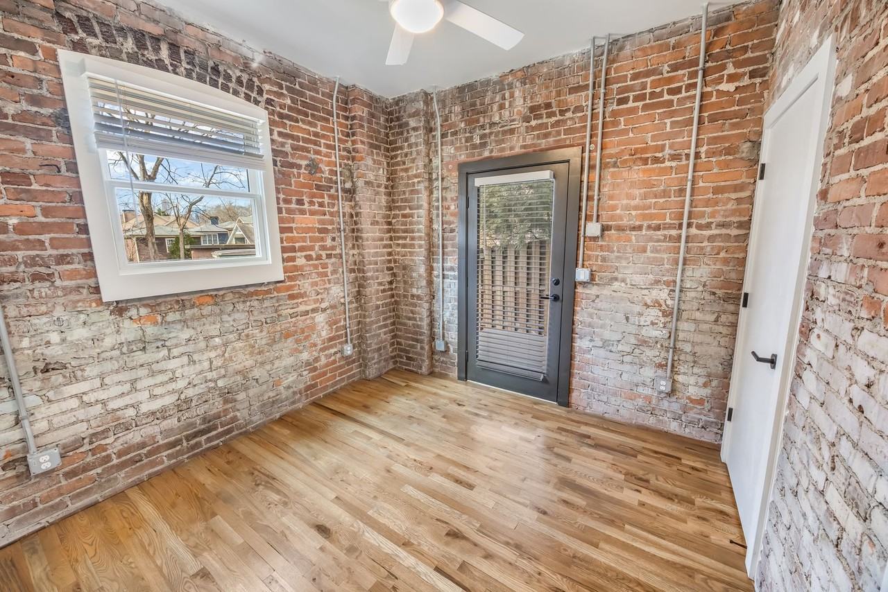 800 788- 800 Greenwood Avenue NE - 800-18 #800-18 - Photo 7 of 10