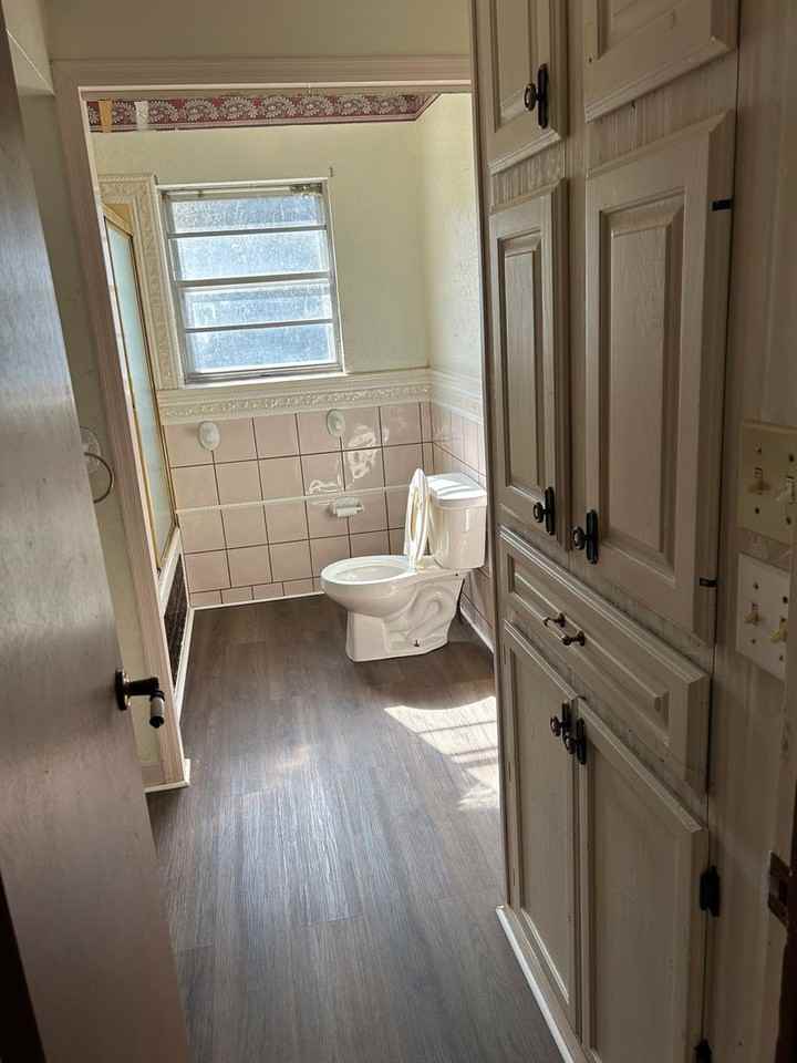 102 E Elm St - Photo 5 of 26