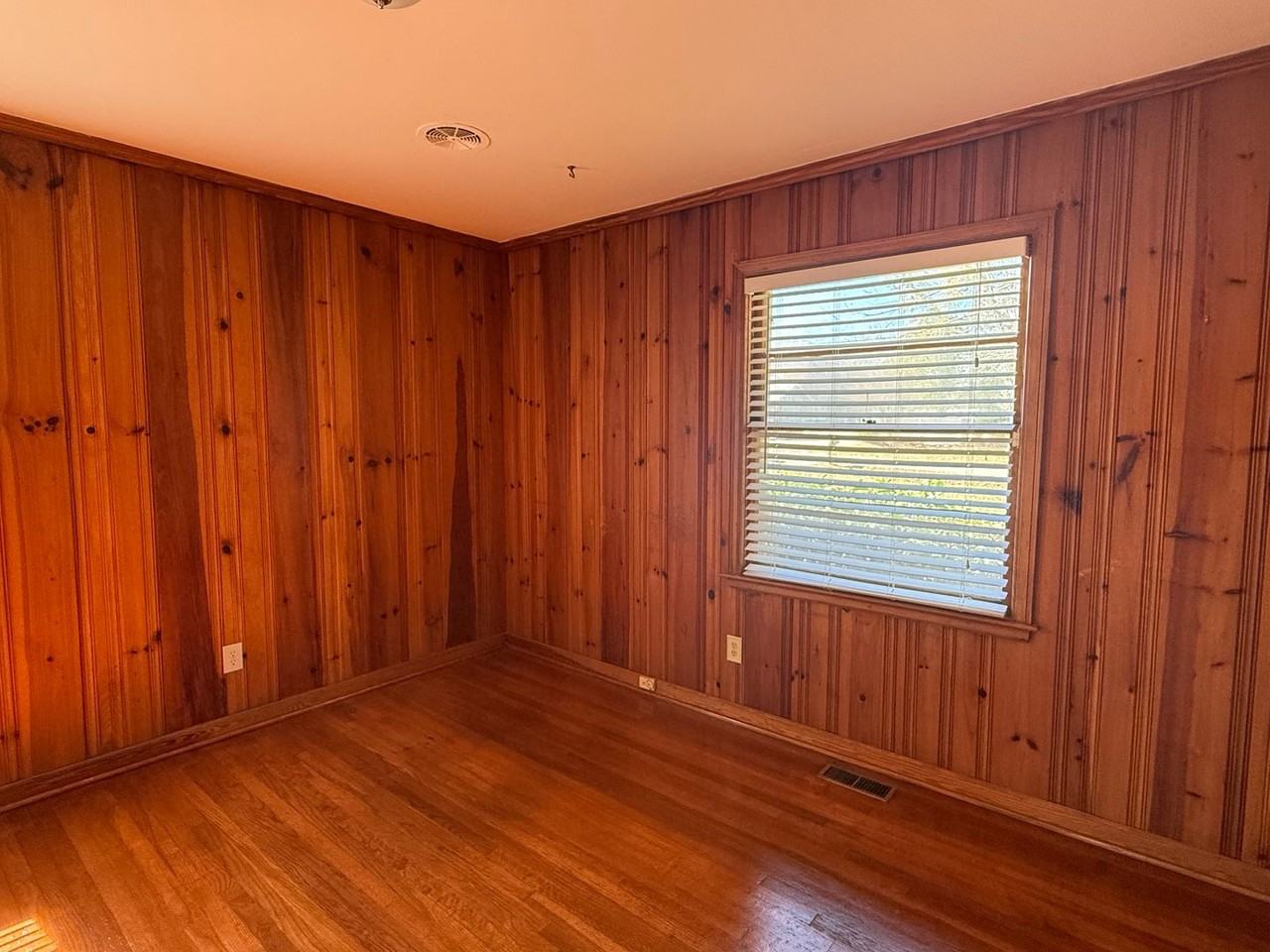 2109 Fleming St - Photo 3 of 12
