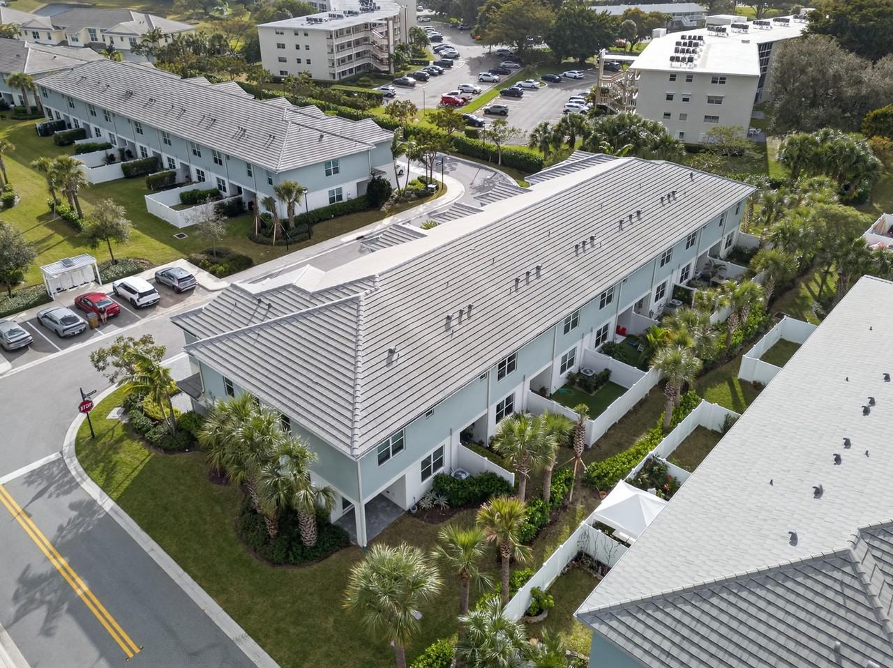 1817 Sanderling Dr - Photo 2 of 21