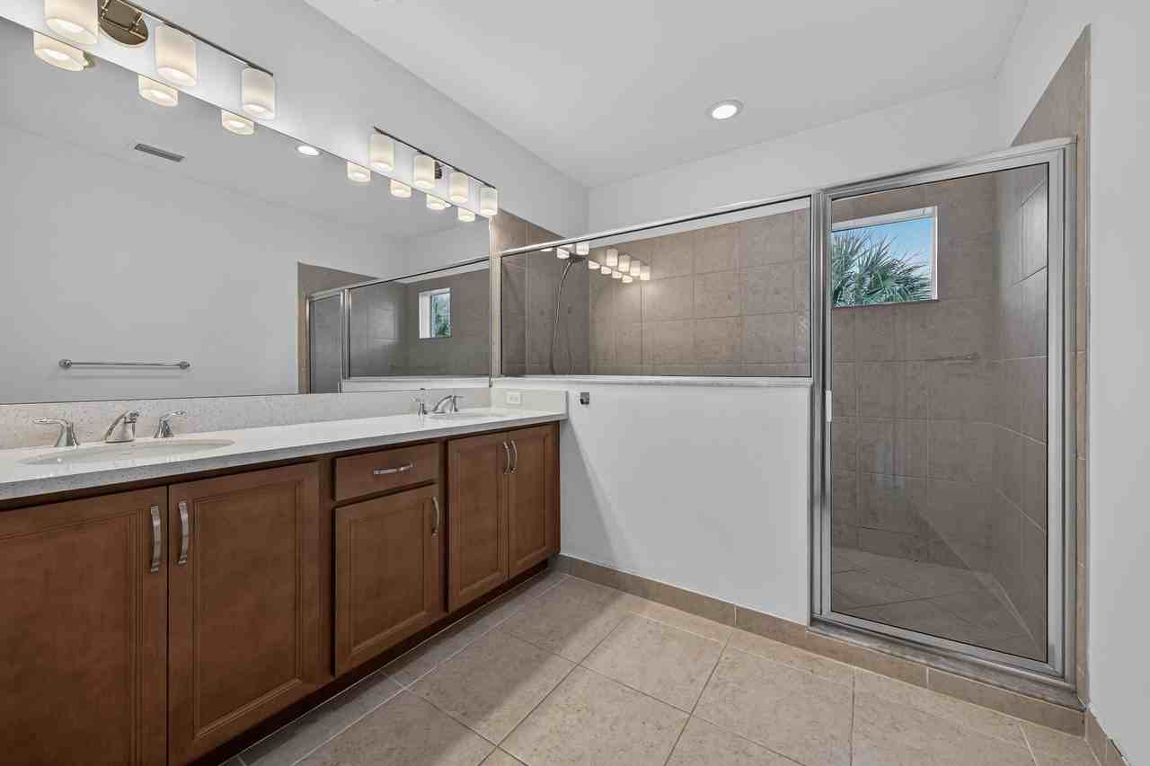 1817 Sanderling Dr - Photo 4 of 17