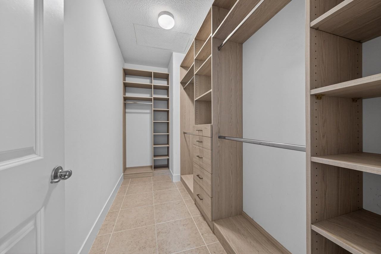 1817 Sanderling Dr - Photo 2 of 17