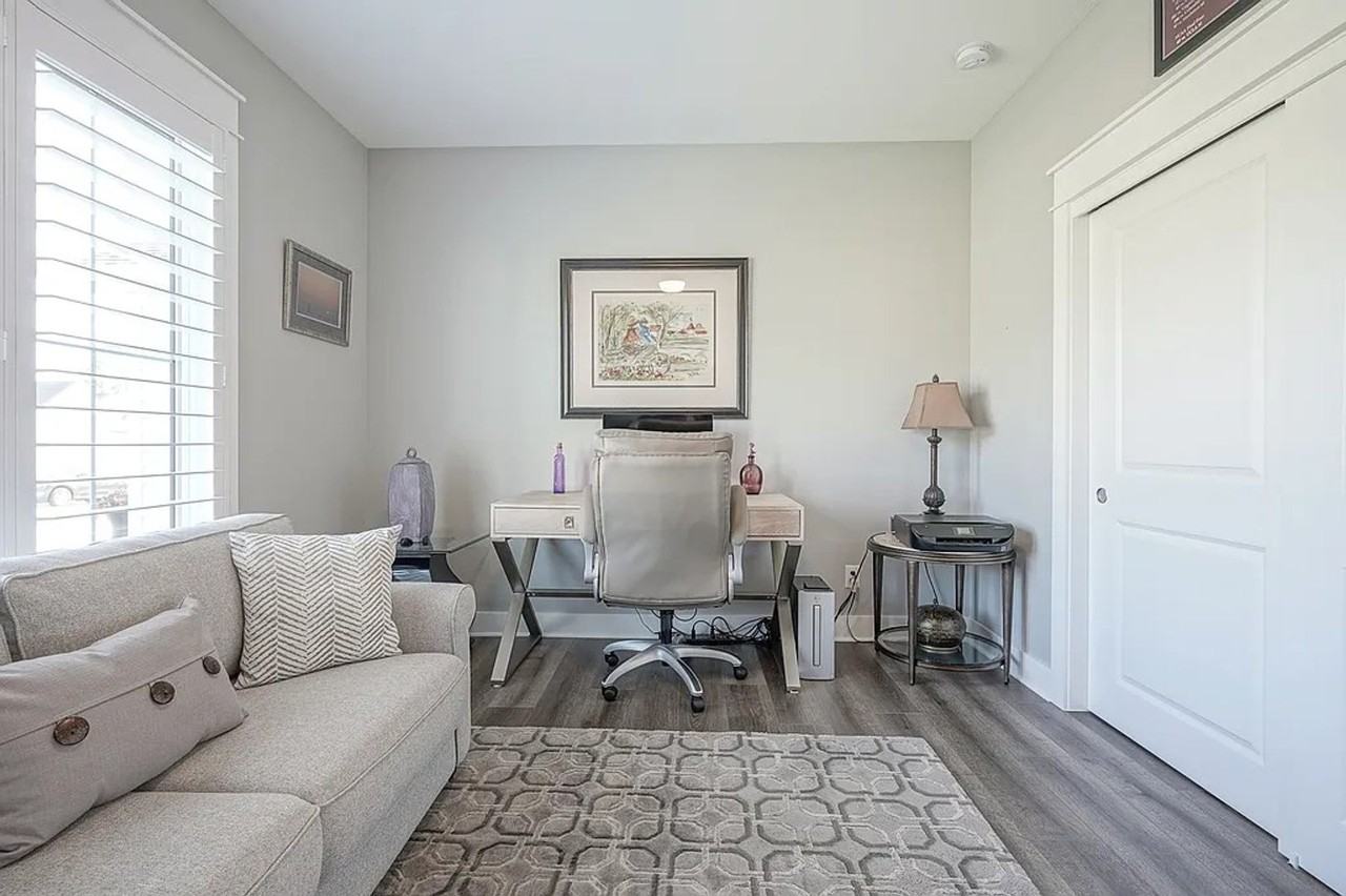 740 E Holland Dr - Photo 2 of 9
