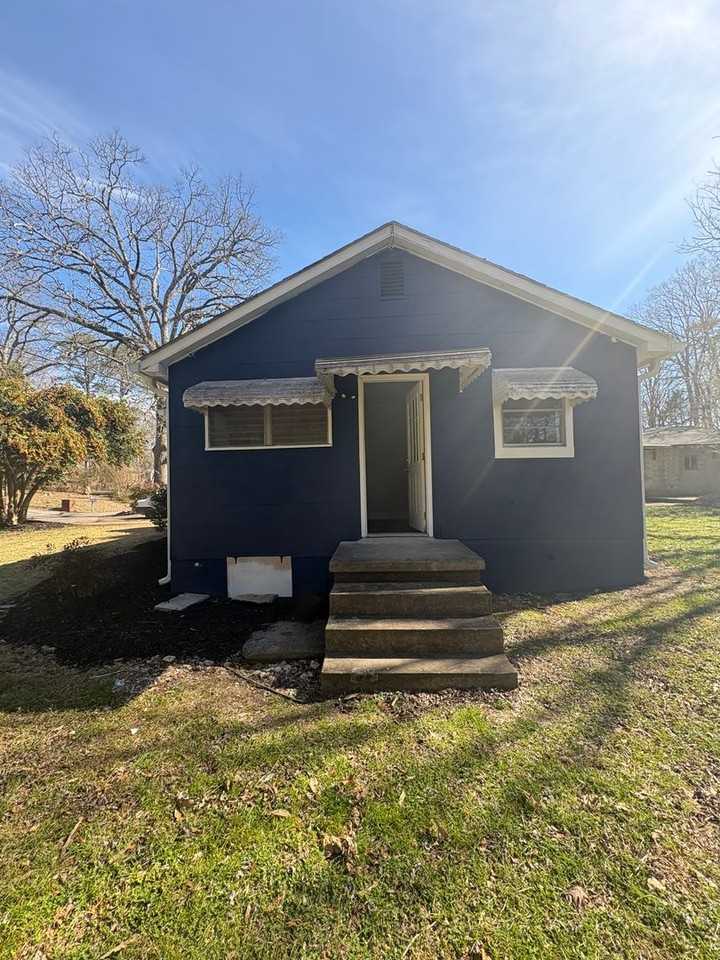 409 Hickory St - Photo 3 of 4