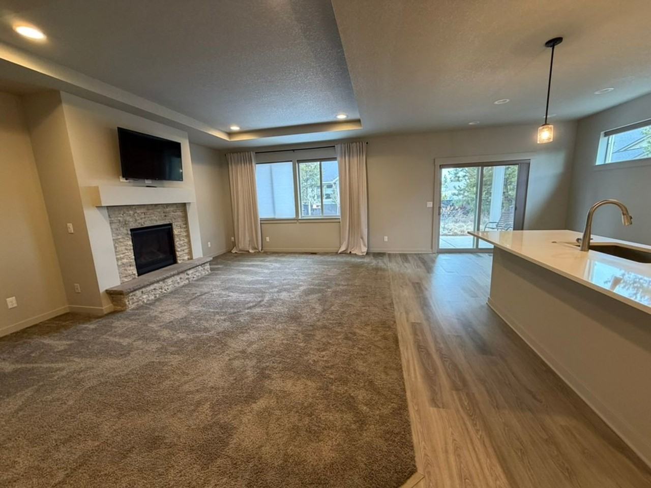 16672 Barron Dr - Photo 3 of 22
