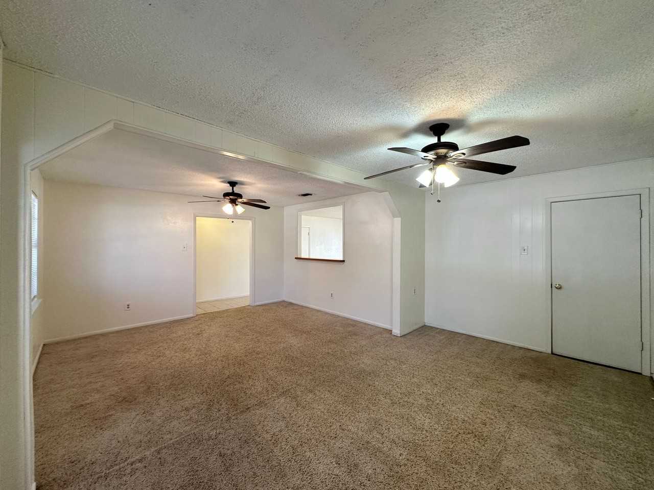 1904 Pleasant Ln - Photo 5 of 28