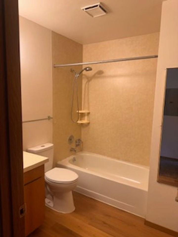 1111 E 8th - Photo 5 of 16