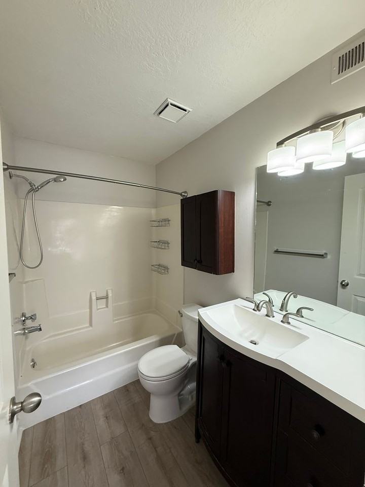 1190 E Waterside Cv #20 - Photo 7 of 12