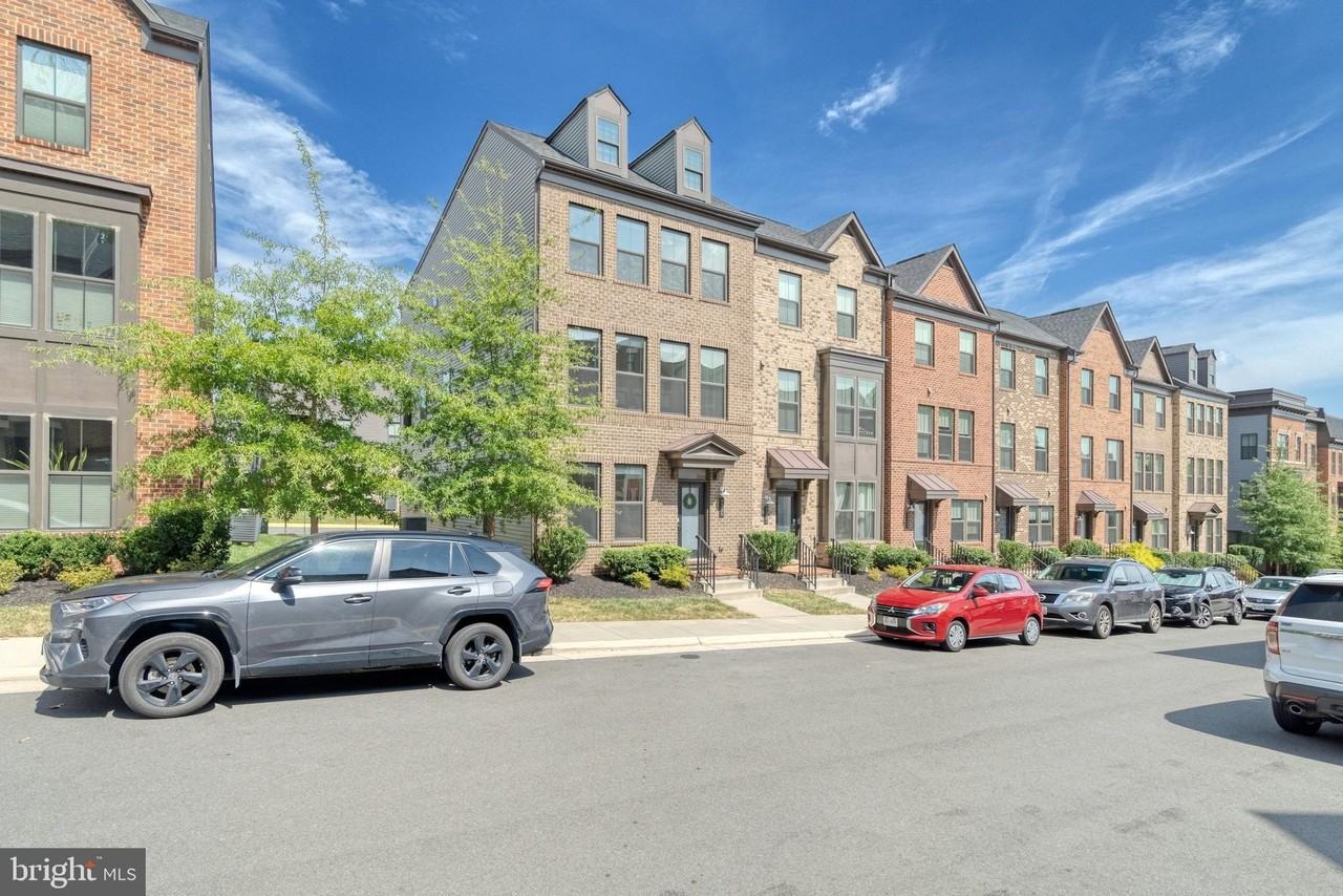 9339 Lemon Mint Ct - Photo 2 of 32