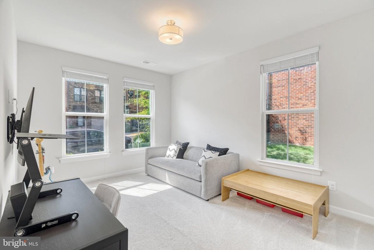 9339 Lemon Mint Ct - Photo 5 of 32