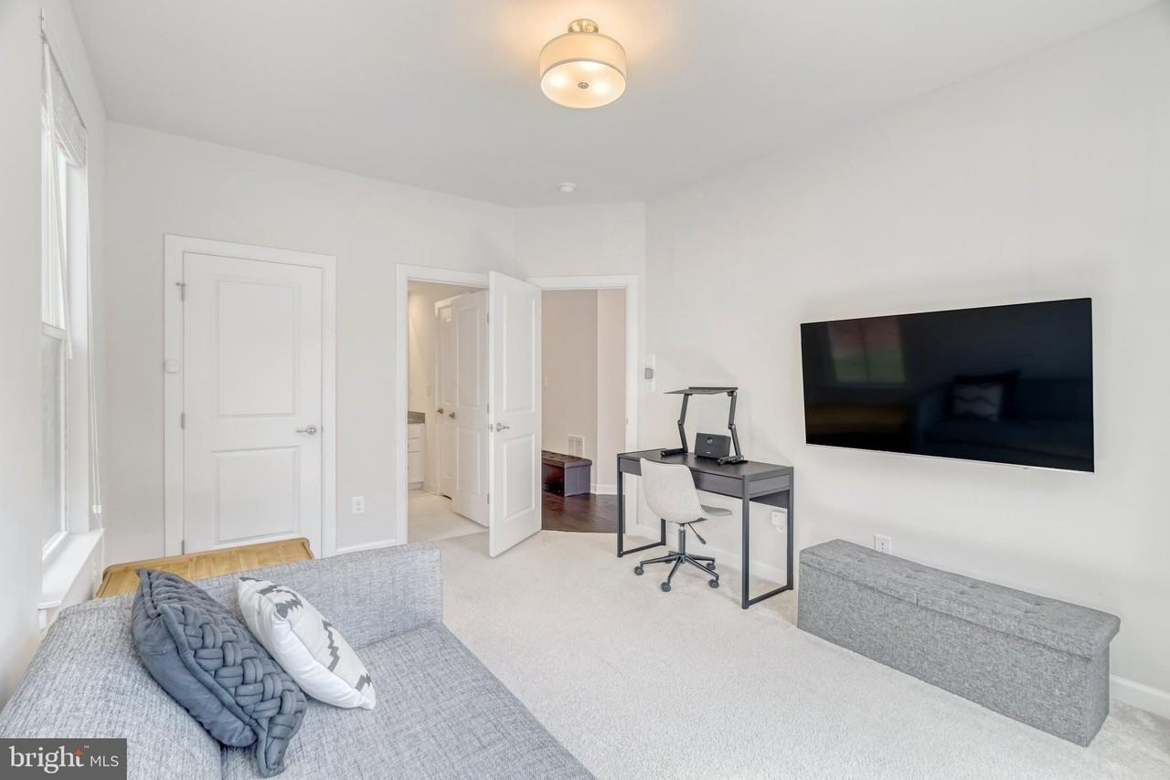 9339 Lemon Mint Ct - Photo 6 of 32