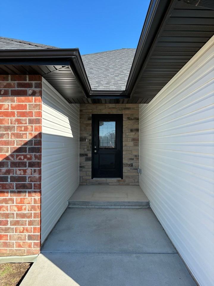 1912 S 18th Ave #A - Photo 2 of 15