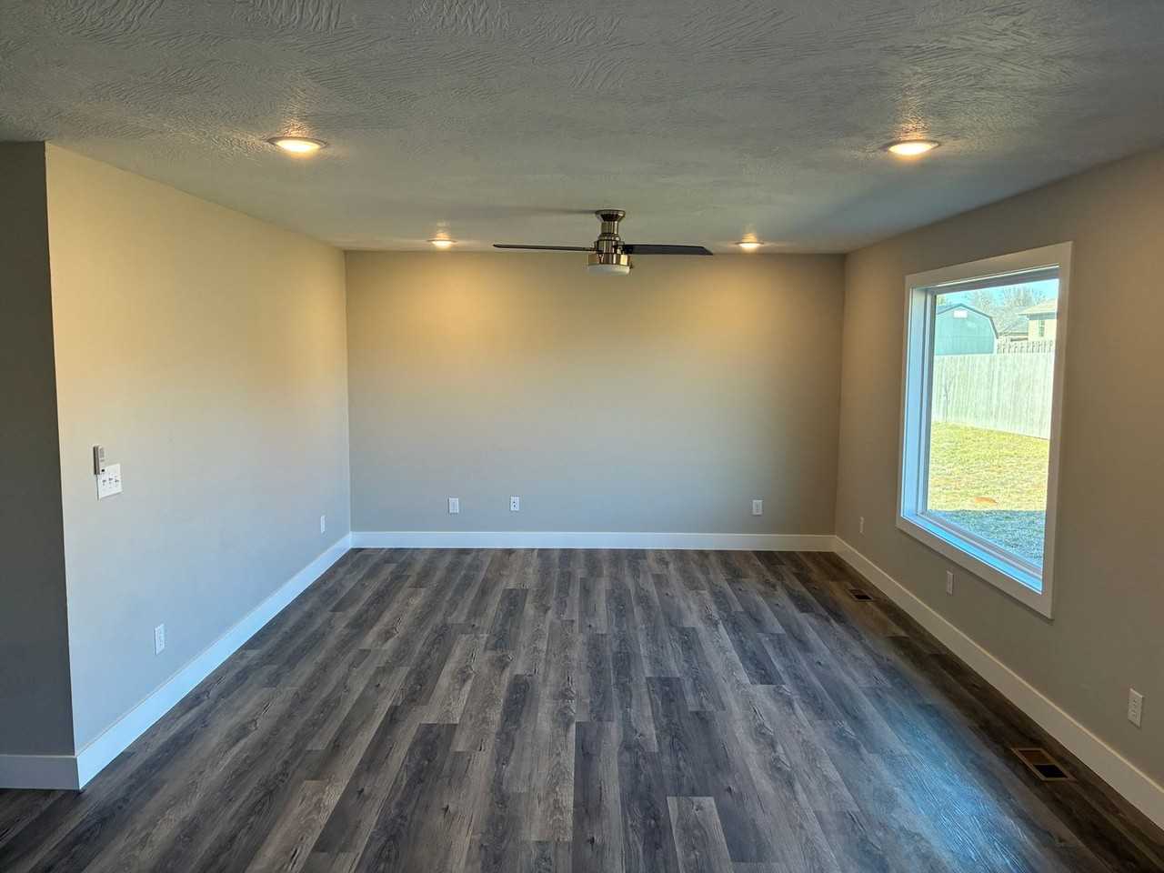 1912 S 18th Ave #A - Photo 5 of 15