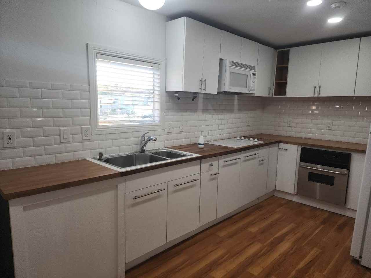 22966 Seaspray Pl - Photo 3 of 39