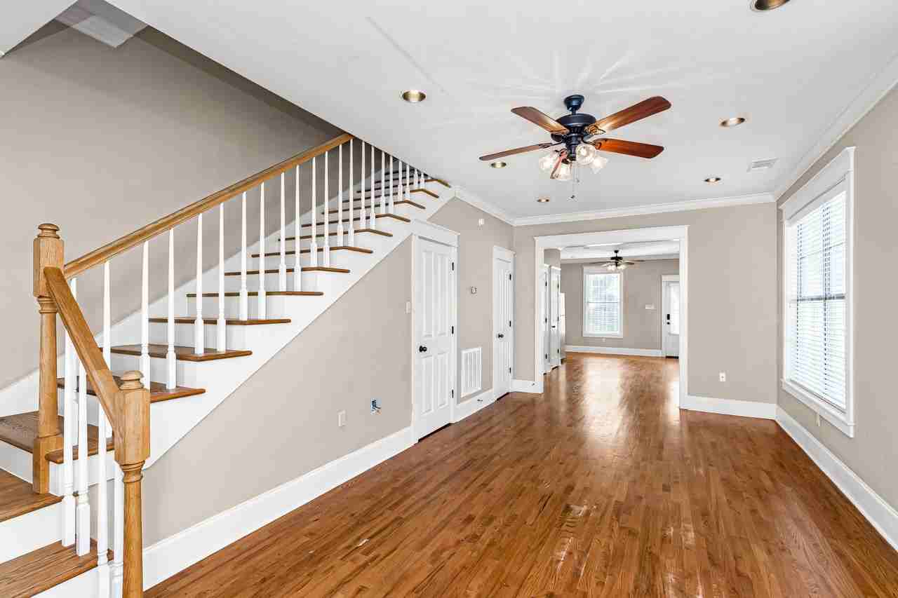 3634 Capital Heights Ave - Photo 3 of 11