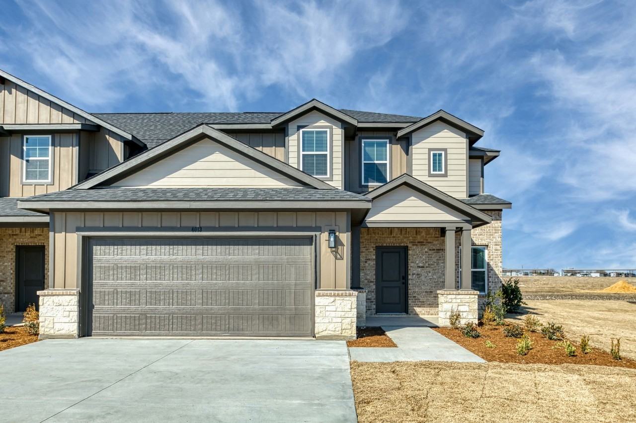 4013 Lecroy Ct - Photo 3 of 38